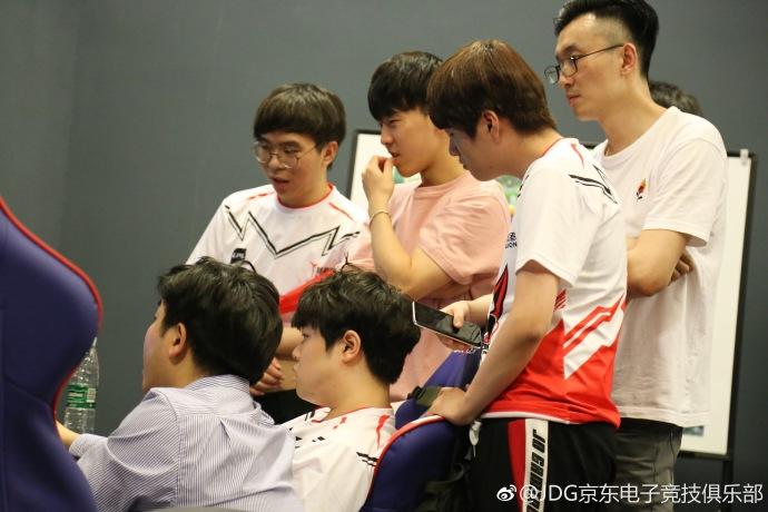 lol服务器连接异常（英雄联盟手游登录超时怎么解决）