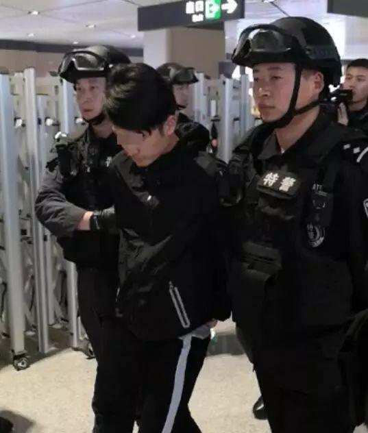 cf聊天室,你玩过的觉得最爽的单机游戏是什么?